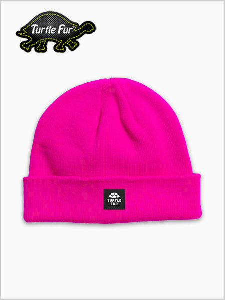 Turtle fur Pathfinder knit beanie - Hot pink