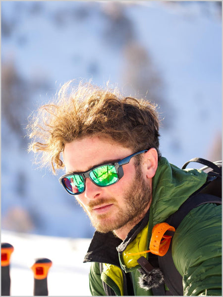Whitepass II sunglasses - Black +Green mirror Sintrast lens